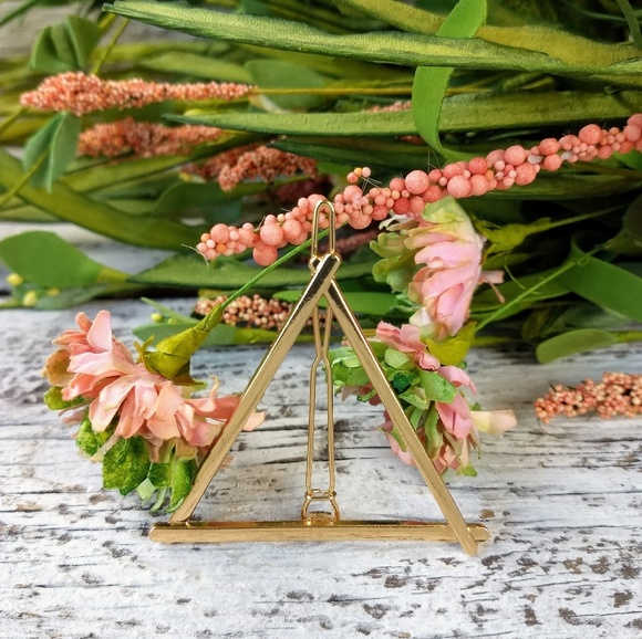 Golden Triangle Geometric Hair Barrette - Picture 2 of 7